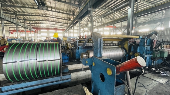 1800 mm automatyczna linia do cięcia wzdłużnego blachy stalowej o dużej prędkości 30 m / min