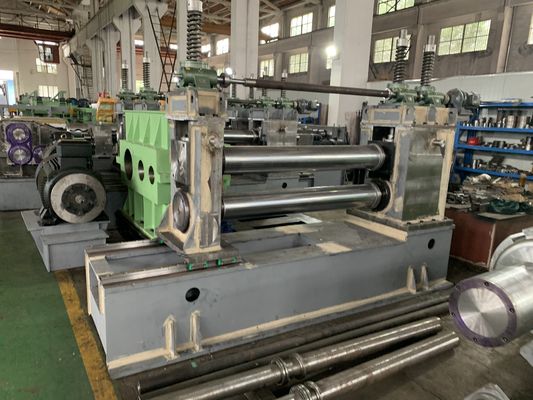 Linia do cięcia blachy MA-(4-16) × 2200 mm stosowana do walcowania na zimno materiałów, dokładność cięcia z dużą prędkością mniejsza niż 0,05 mm.