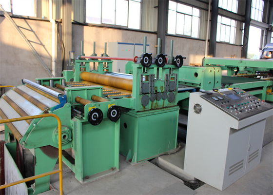 PLC 1500mm Maszyna do cięcia na długość 20m / min Toczenie CE
